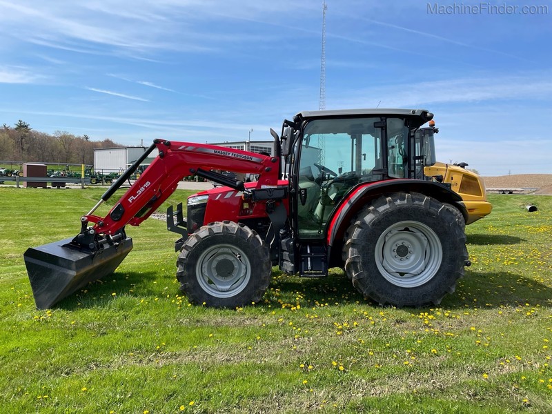 2022 Massey Ferguson 4707 Tractor Loader